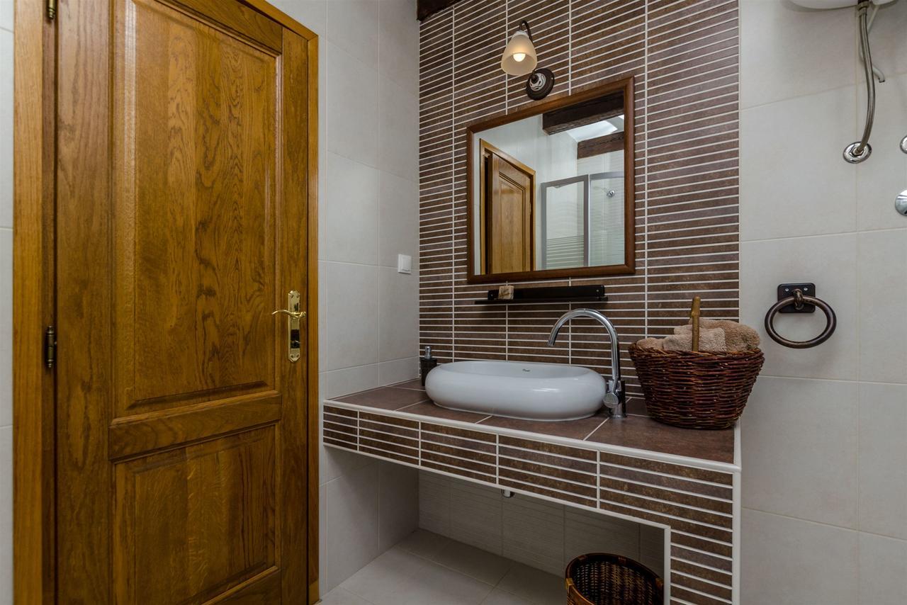 Apartments Renata Примоштен Екстер'єр фото