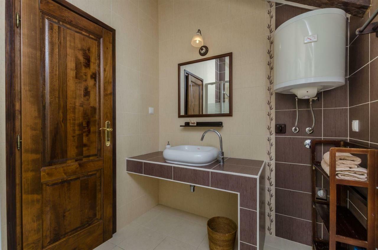 Apartments Renata Примоштен Екстер'єр фото